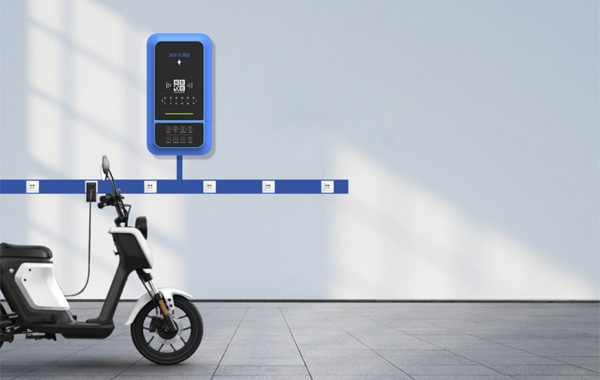Trạm sạc pin công cộng cho xe máy điện thanh toán qua mã QR
